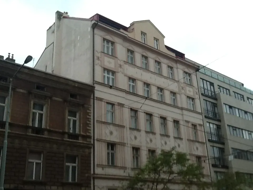 Rekonstrukce bytového domu v Praze 2